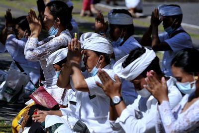 FOTO: Sembahyang Hari Pagerwesi di Bali