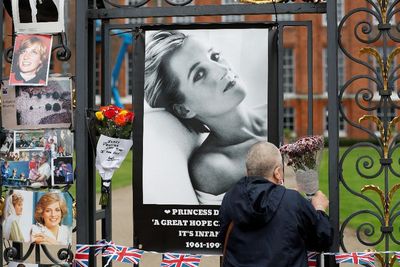 Sebelum Meninggal, Putri Diana Diduga Ingin Ajak William dan Harry Pindah ke AS
