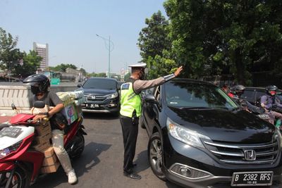 FOTO: Penindakan Pelanggar Sistem Ganjil Genap