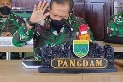 Panas! Pangdam Kasuari Gebrak Meja, Minta Pembunuh 4 Anggota TNI Ditangkap Hidup atau Mati