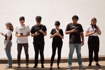 Penggunaan Internet Mobile Naik di Tahun Ini, Harga Rata-Rata Kuota 1GB Capai Rp57 Ribuan!