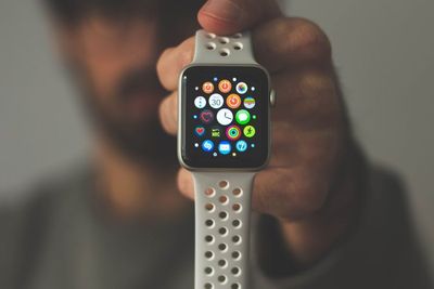 Apple Watch Akan Tambahkan Fitur Termometer untuk Cek Suhu dan Monitor Tekanan Darah