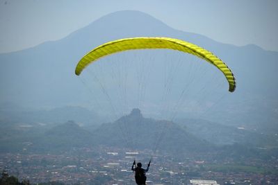 FOTO: Kejuaraan Paragliding Trip Of Indonesia Seri 1