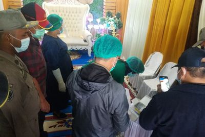 Langgar PPKM Level 4 di Medan, Polsek Patumbak Bubarkan Pesta Pernikahan Hingga Tes Swab