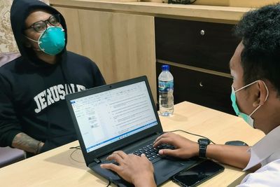 Polisi Telusuri Kemungkinan Coki Pardede Memakai Sabu Bareng Teman Komika