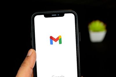 Google Kunci Akun Email Pemerintah Afghanistan untuk Sementara