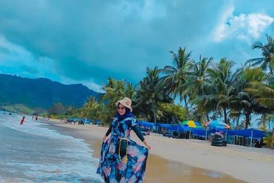Indahnya Pesona Pantai Pandan, Pantai Pasir Putih yang Sejuk dan Menawan