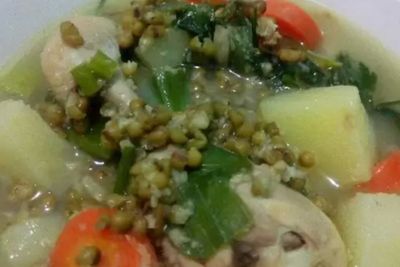 Begini Loh Cara Membuat Sup Ayam Kacang Hijau