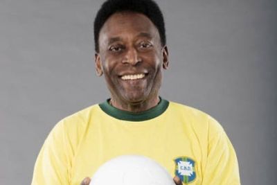 Pele Kabarkan Kondisinya Usai Operasi Tumor Usus Besar: Saya Baik-baik Saja