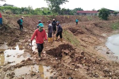 Karawang International Industry City Normalisasi dan Penanaman Pohon di Sungai Kalikalapa