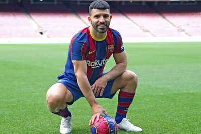 Sergio Aguero Ungkap Alasan Tolak Pakai Jersey Nomor 10 Barcelona: Untuk Hormati Messi