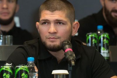 Khabib Nurmagomedov Klarifikasi Video Dirinya Diserang Fans Pakai Pisau: Dia Cuma Mau Foto