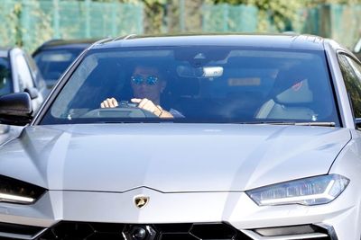Cristiano Ronaldo Kendarai Lamborghini Urus Rp3,3 Miliar ke Tempat Latihan Man United