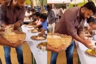 Aksi Pria India Bagi-bagi Nasi di Hajatan Pakai Tangan Kosong, Bikin Netizen Merasa Jijik