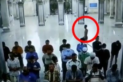 Detik-detik Pria Hanya Pakai Celana Dalam Diduga Serang Imam Masjid di Cilegon Banten