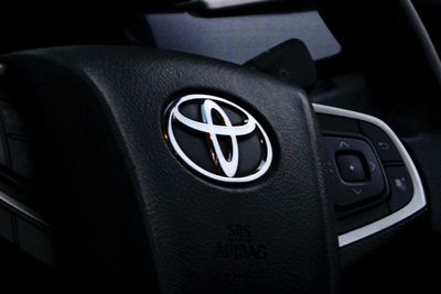 Toyota Keluarkan Uang Rp199 Triliun untuk Produksi Baterai Sendiri di 2030!