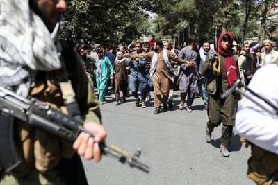Taliban Memutus Layanan Internet di Kabul saat Ada Aksi Protes Besar-Besaran
