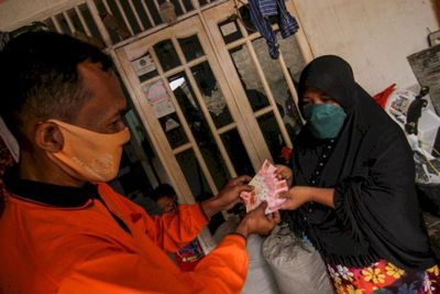 Bansos Tunai Tahap 7-8 Belum Cair, DPRD DKI Duga Pemprov Tak Punya Anggaran