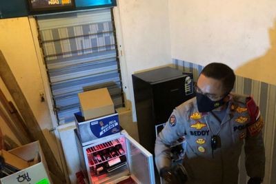 1.918 Botol Miras Tak Berizin Disita Polisi di Kontrakan di Setiabudi