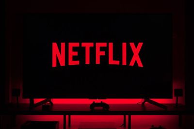 Ratusan Pelanggan Netflix Bajakan di Italia Ditangkap, Terancam Penjara 8 Tahun!