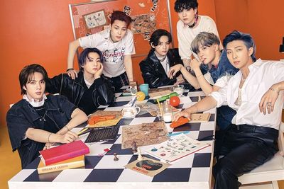 Butter Terjual 2 Juta Kopi, BTS Raih Sertifikat Double Million