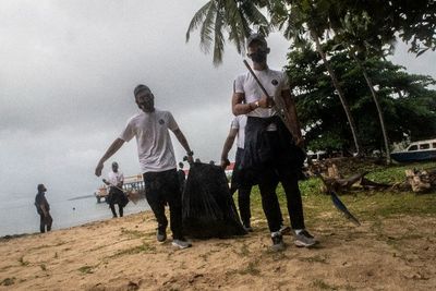 FOTO: Aksi Bersih Pantai Juanga