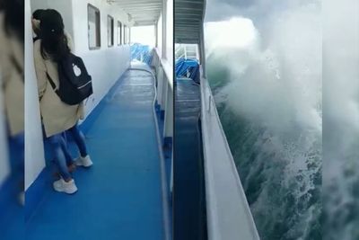 Diduga Kapal Menuju Wakatobi Nekat Beroperasi di Saat Ombak Tinggi, Penumpang Histeris