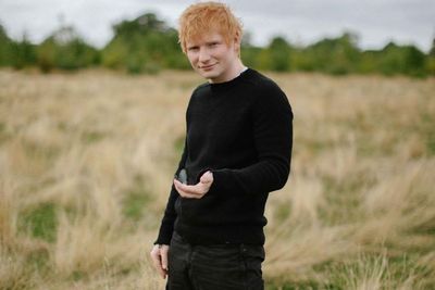 Ed Sheeran Rilis Single dan MV Shivers Hari Ini