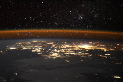 Astronot di Luar Angkasa Menangkap Potret Tepi Bumi yang Menakjubkan