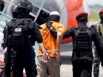 Densus 88 Ciduk 3 Terduga Teroris Jaringan JI di Bekasi Utara