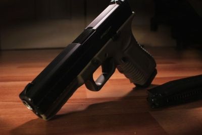 Polisi Dalami Izin Glock 43 yang Digunakan Remaja Untuk Tembak Kepala