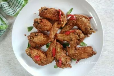 Cara Mudah Membuat Sayap Ayam Goreng Bawang