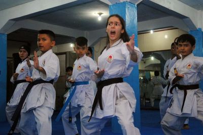 FOTO: Atlet Imigran Afghanistan Mengajar Bela Diri Karate