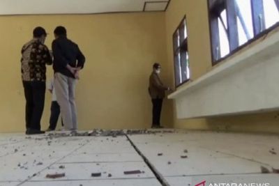 Tangani Kasus Dugaan Penyelewengan DAK SMP Kasreman, Gedung Belum Dipakai Sudah Rusak