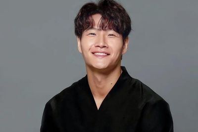 Kim Jong-kook Donasikan Penghasilan YouTube Senilai Rp859 Juta ke 2 Rumah Sakit