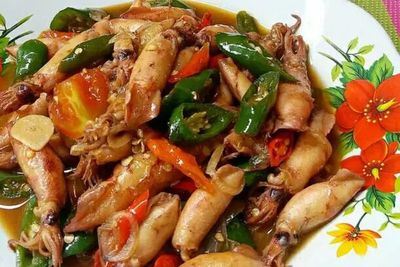 Begini Cara Membuat Cumi Asin Cabe Ijo Untuk Menu Makan Siang Hari Ini