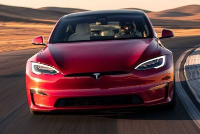 Tesla Model S Plaid Pecahkan Rekor Dunia Sebagai EV Tercepat di Jerman