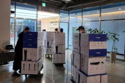 Bos Game Project EVE Bagikan 260 PlayStation 5 untuk Semua Karyawannya!