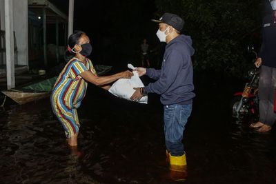 FOTO: Wali Kota Tinjau Korban Terdampak Banjir di Palangkaraya