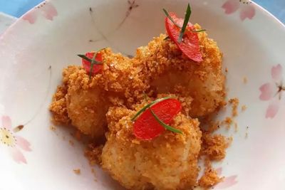 Enaknya Ketan Serundeng Ebi Jadi Teman Ngopi, Ini Resep Membuatnya