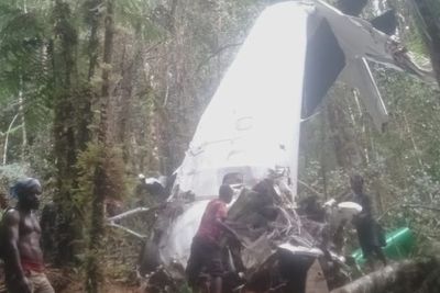 Evakuasi Jenazah Kru Pesawat Rimbun Air yang Jatuh di Papua Terkendala Cuaca Buruk