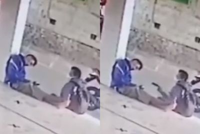 Detik-detik Pria Terekam CCTV Curi HP Pemuda yang Tertidur di Teras Masjid Pemalang