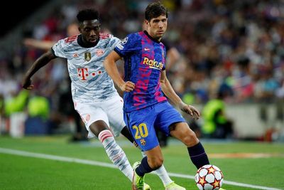 Terus Diejek Fans Barcelona, Sergi Roberto Menangis di Ruang Ganti