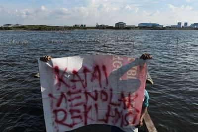 FOTO: Proyek Reklamasi Marunda Center Dihentikan Sementara