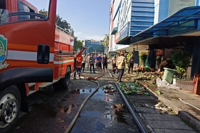 Diduga Akibat Korsleting Listrik, Plaza Pondok Gede Bekasi Kebakaran
