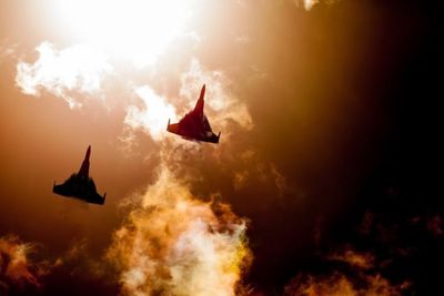 Bukan Piring Terbang, Ini Kisah Penampakan UFO Berbentuk Segitiga di Surabaya
