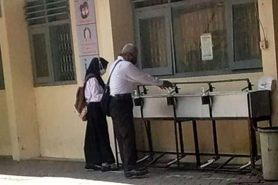 Cerita Pilu di Balik Foto Guru Honorer yang Viral karena Ikut Seleksi PPPK di Usia Senja