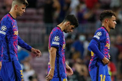 Bikin Kontrak Pemain Sesuka Hati Jadi Penyebab Kondisi Keuangan Barcelona Mengerikan