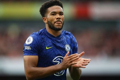 Ditinggal Main di Liga Champions, Brankas Medali Bek Chelsea Ini Digondol Maling