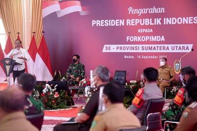 Soroti Ketimpangan Vaksin antar Daerah di Sumut, Jokowi: Hati-hati